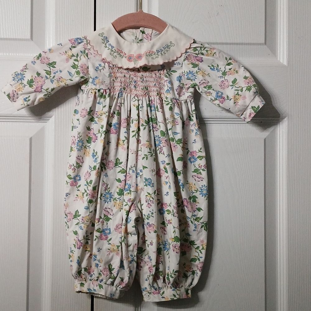 Friedknit Creations vintage smocked floral romper  Sz 6m  EUC